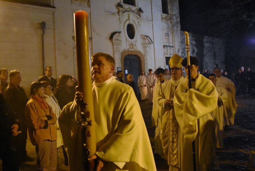 Procession with the Easter candle
